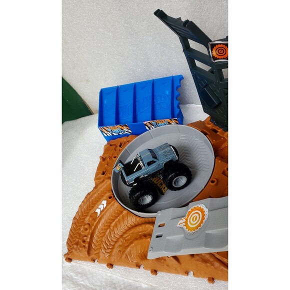 Hot Wheels Tiger Shark Arena Smashers + '68 Chevy Monster Truck Bundle Lot - Picture 11 of 13